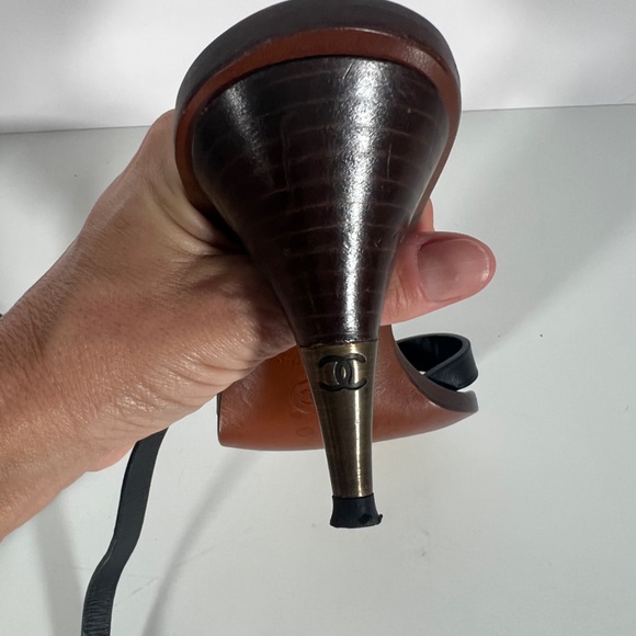 Chanel leather ankle wrap sandals - Picture 5 of 7